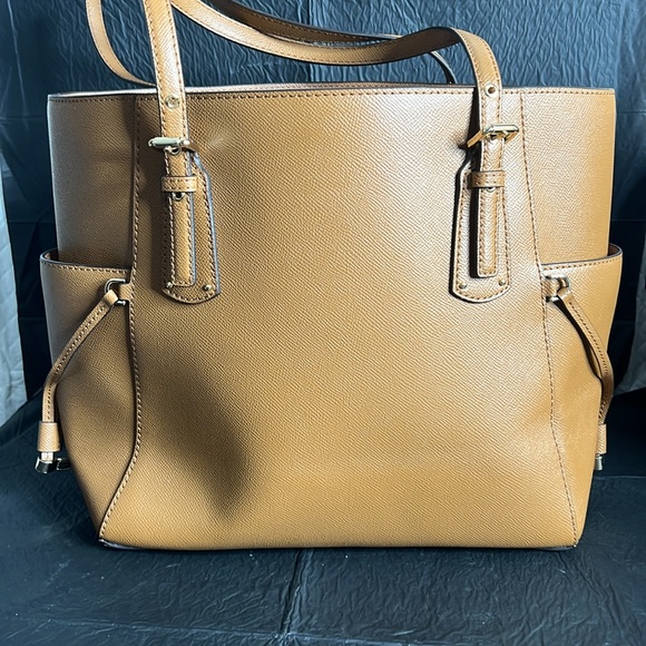 Wome Michael Kors Voyager Handbag - Picture 4 of 8